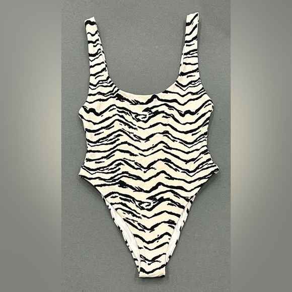 WeWoreWhat Other - WEWOREWHAT White Tiger One Piece Swimsuit size XS